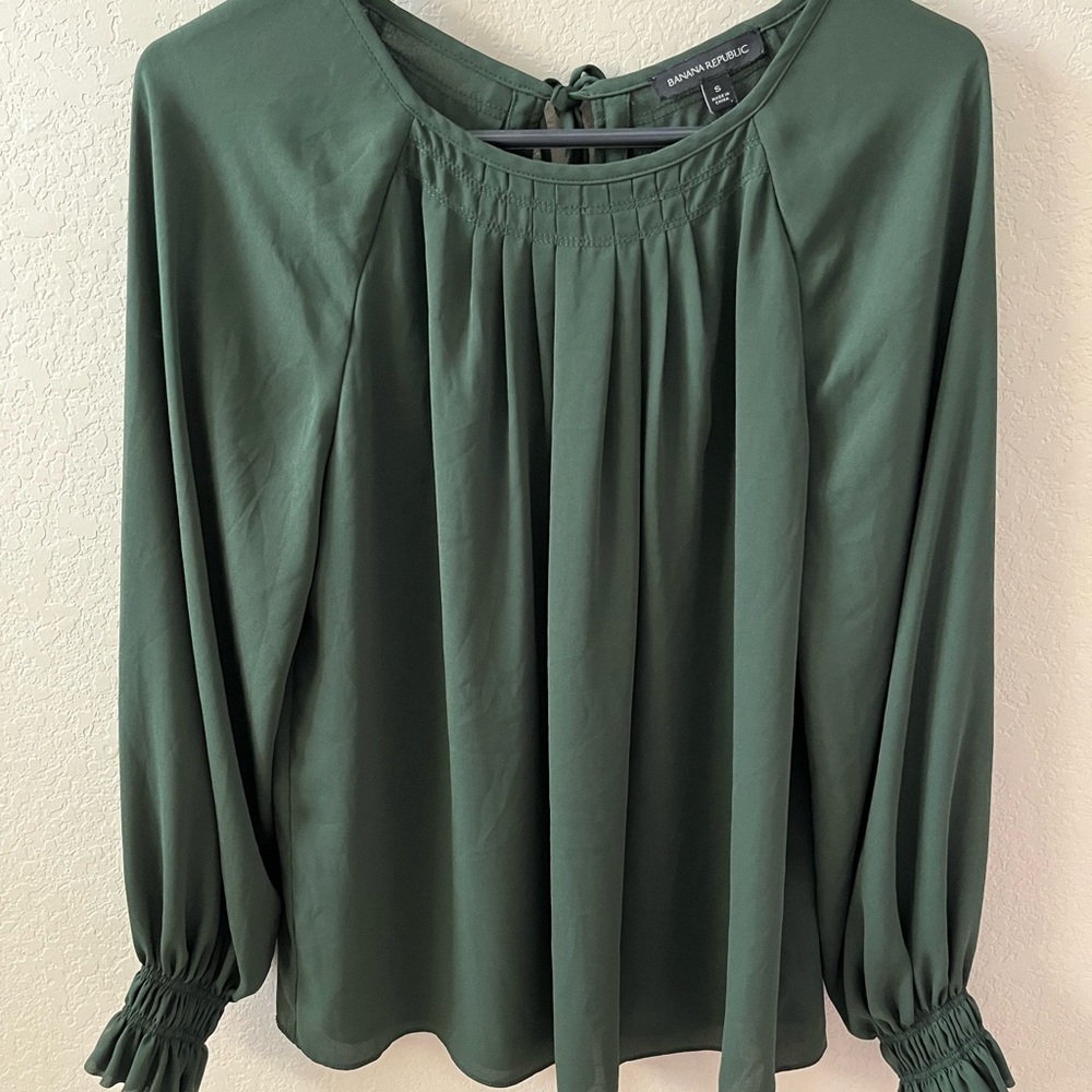 Banana Republic Women’s Olive Green Pleated Long Sleeve Top Size S - Picture 3 of 7